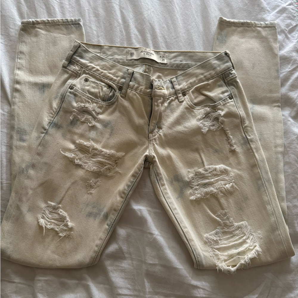 Abercrombie & Fitch Cream Boyfriend Jeans Distressed Style